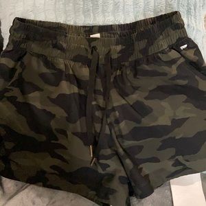Marika camo shorts